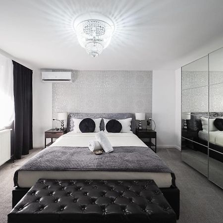 For You Apartments Gold & Silver ซีบิว ภายนอก รูปภาพ