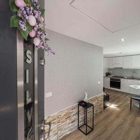 For You Apartments Gold & Silver ซีบิว ภายนอก รูปภาพ