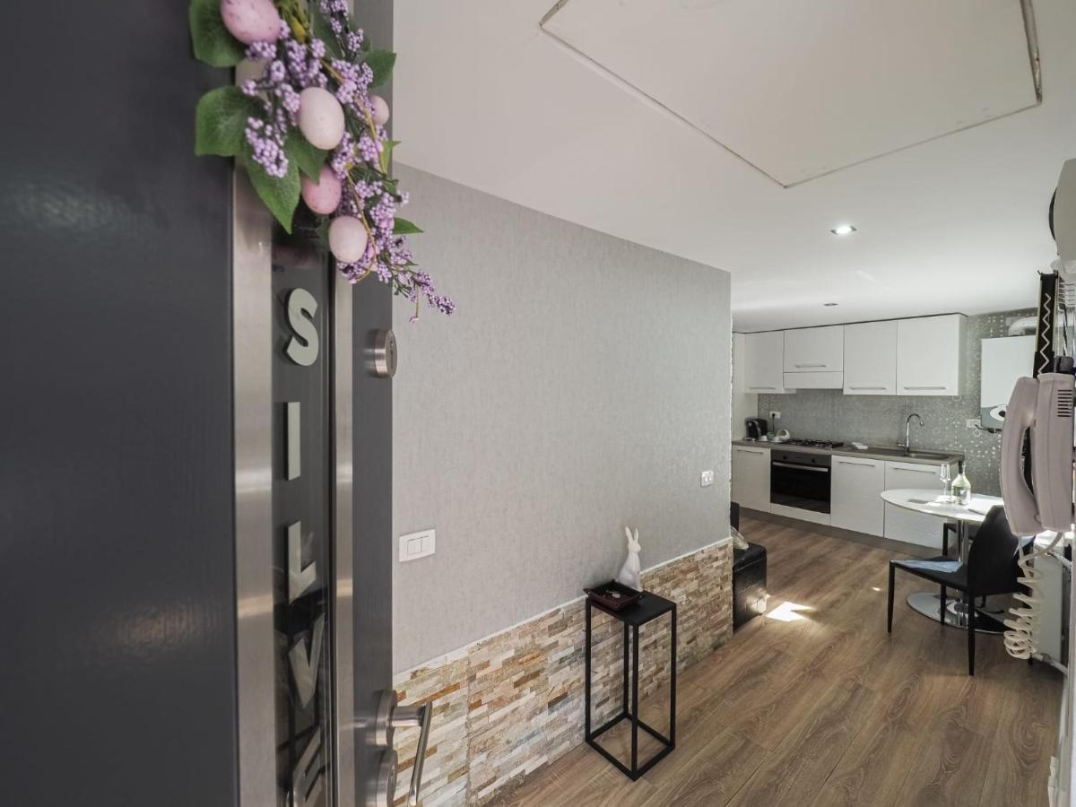 For You Apartments Gold & Silver ซีบิว ภายนอก รูปภาพ