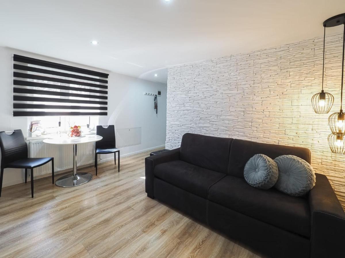 For You Apartments Gold & Silver ซีบิว ภายนอก รูปภาพ