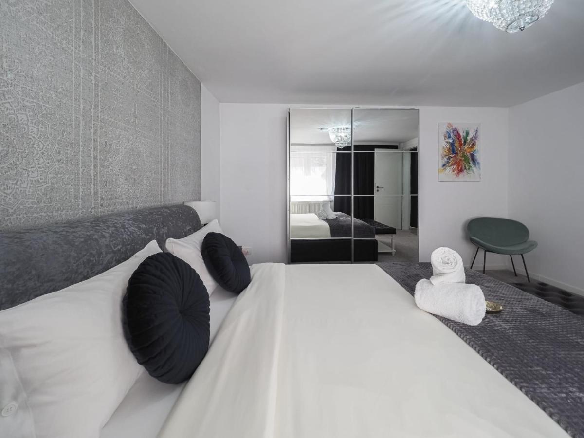 For You Apartments Gold & Silver ซีบิว ภายนอก รูปภาพ