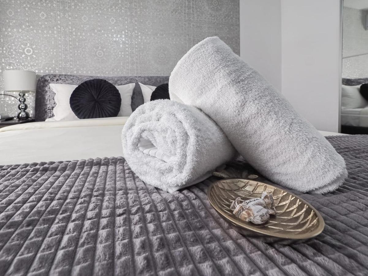 For You Apartments Gold & Silver ซีบิว ภายนอก รูปภาพ