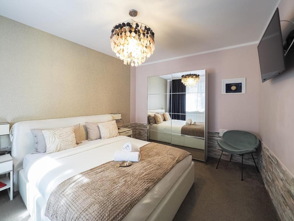 For You Apartments Gold & Silver ซีบิว ภายนอก รูปภาพ