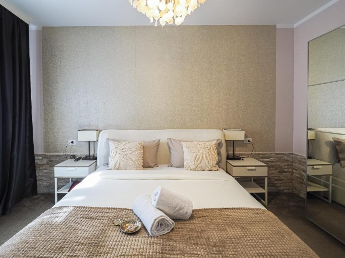 For You Apartments Gold & Silver ซีบิว ภายนอก รูปภาพ