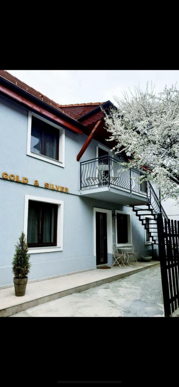 For You Apartments Gold & Silver ซีบิว ภายนอก รูปภาพ
